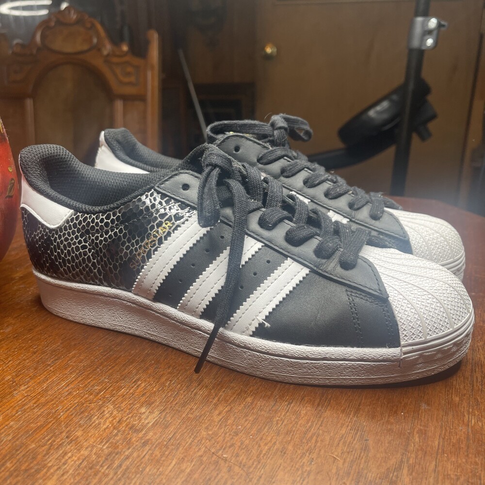 ADIDAS ORIGINALS 8.5M Superstar Sneakers Womens Black Snakeskin Shoes FV3327